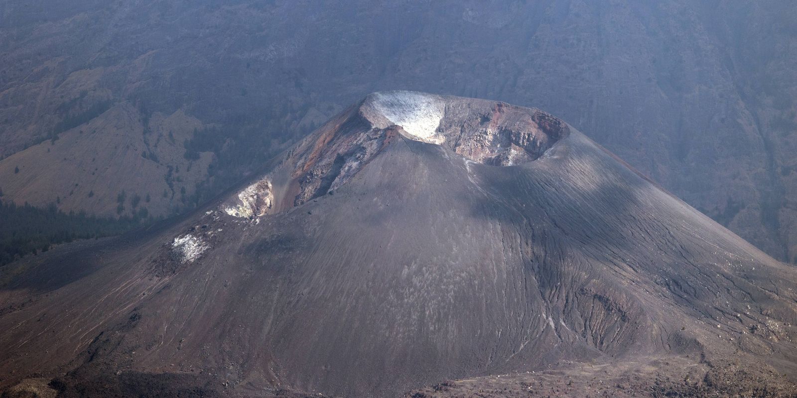 Atleta aponta falta de orientação a turistas em trilha na Indonésia